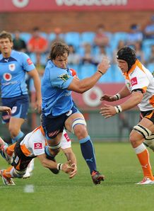 Arno Botha making a break for Blue Bulls Arno Botha making a break for Blue Bulls