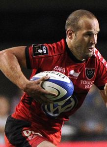 Toulon s Frederic Michalak runs with the ball sept 2012 Toulon s Frederic Michalak runs with the ball sept 2012