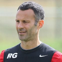 Giggs: Eyeing 13th league title
