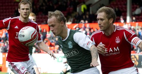 Key: Griffiths (centre) crucial to Hibs' hopes of finishing second, says Walker