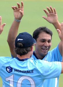Azhar Mahmood stars again in Aces victory