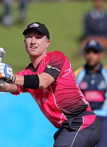 Sydney Sixers beat Sydney Thunder in Big Bash derby clash at SCG