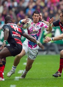 Stade Francais centre Martin Rodriguez Gurruchaga 2ndR vies with Toulouse Stade Francais centre Martin Rodriguez Gurruchaga 2ndR vies with Toulouse