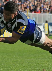 Kyle Eastmond Bath scoring a try against Exeter