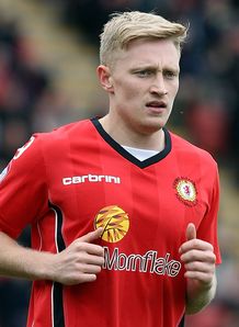 Alex take step towards Wembley