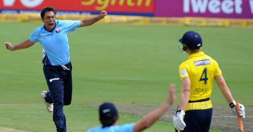 Azhar Mahmood Auckland Aces v Hampshire Champions League t20