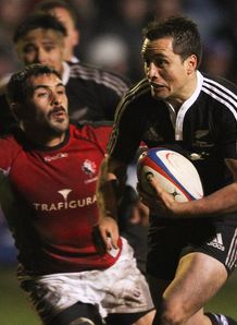 Phil Mack about to tackle Frae Wilson