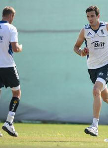 England boosted by progress of Stuart Broad and Steven Finn 