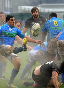 Edoardo Gori of Benetton Treviso v Leicester