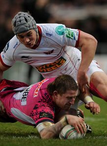Exeter Chiefs Simon Alcott scores v Scarlets
