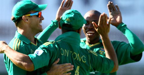 L-r Faf du Plessis Justin Ontong and Aaron Phangiso South Africa v New Zealand 3rd Twenty20 international St Georges Park Port Elizabeth