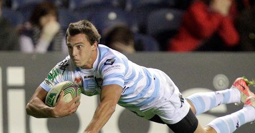 Racing Metro 92 s Juan Imhoff scores Racing Metro 92 s Juan Imhoff scores