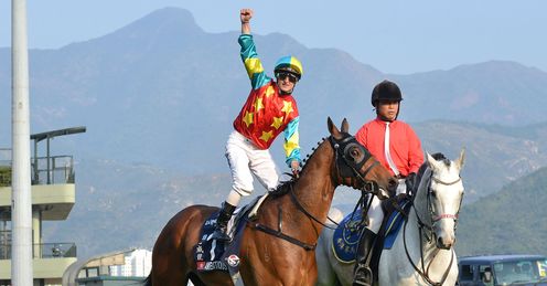 Zac Purton on Ambitious Dragon Hong Kong 2012