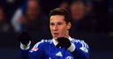 Schalke cruise to victory