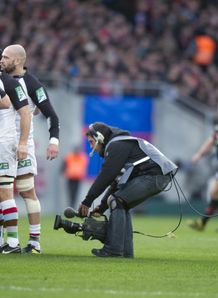 A TV cameraman Quins A TV cameraman Quins
