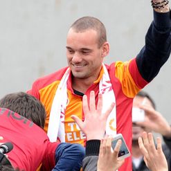 Sneijder: Swaps Milan for Istanbul