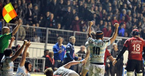 Racing M tro s player celebrate after winning in Toulon Racing M tro s player celebrate after winning in Toulon