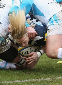Bath s Tom Biggs helps set up Bath s first try v Worcester