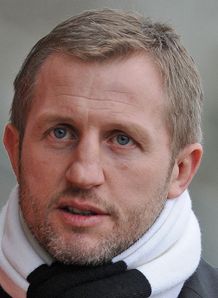 Super League: Denis Betts has no complaints at red card shown to Ben Cross Super League: Denis Betts has no complaints at red card shown to Ben Cross