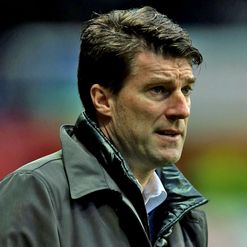 Luadrup: Sticking with the Swans