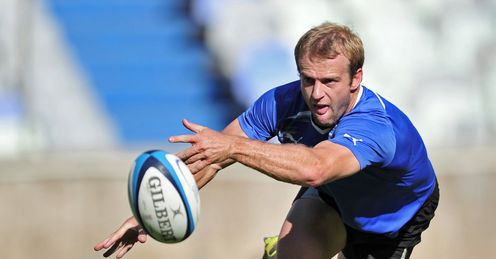 Sarel Pretorius passing at Cheetahs training Sarel Pretorius passing at Cheetahs training
