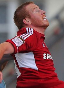 Robins ace Rooney sinks Glovers