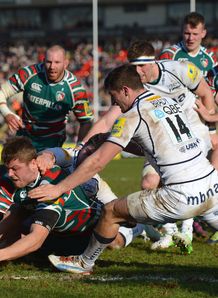 Ed Slater scoring for Leicester Tigers Ed Slater scoring for Leicester Tigers
