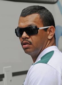Kurtley Beale shades Kurtley Beale shades