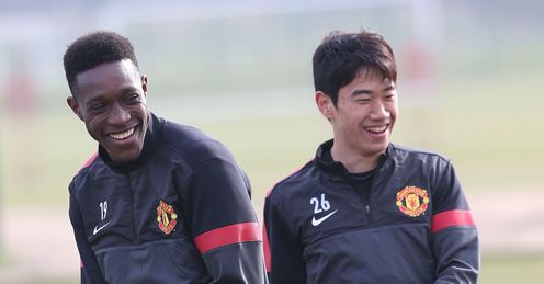 DANNY WELBECK SHINJI KAGAWA MANCHESTER UNITED CHAMPIONS LEAGUE TRAINING FOOTBALL