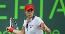 Cornet battles past Bouchard