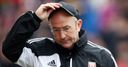 Manager Pulis leaves Stoke