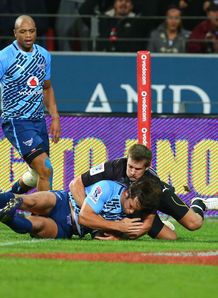 Jan Serfontein scoring for the Bulls v Kings Jan Serfontein scoring for the Bulls v Kings