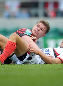 Saracens ten Owen Farrell and Toulon ten Jonny Wilkinson on the floor Saracens ten Owen Farrell and Toulon ten Jonny Wilkinson on the floor
