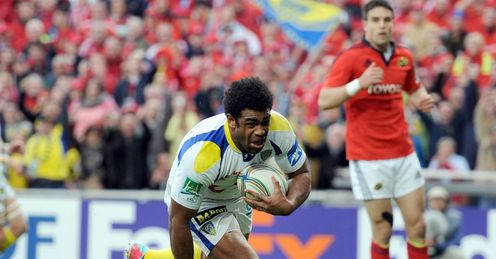 Clermont s Napolioni Nalaga scores a try Clermont s Napolioni Nalaga scores a try