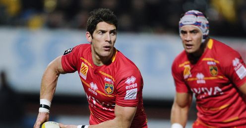 James Hook about to pass for Perpignan James Hook about to pass for Perpignan