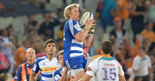 Stormers centre Jean de Villiers catching one Stormers centre Jean de Villiers catching one