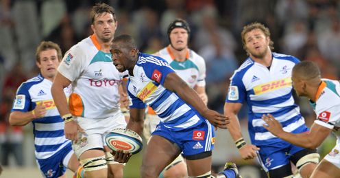 Stormers flanker Siya Kolisi on a run Stormers flanker Siya Kolisi on a run