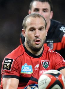 Toulon s scrum half Fred Michalak Toulon s scrum half Fred Michalak