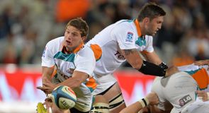 Van Zyl double sinks the Reds