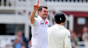 Botham backs Anderson record