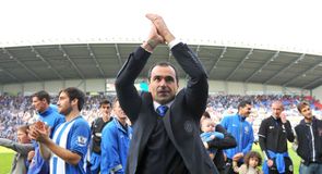 Martinez to hold Wigan talks