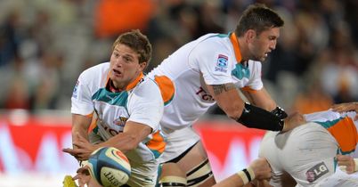 Van Zyl double sinks the Reds