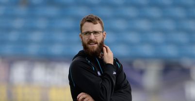 England v New Zealand: Tourists resist temptation to recall Daniel Vettori for Headingley Test