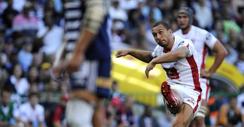 Quade Cooper kicking at Newlands Quade Cooper kicking at Newlands