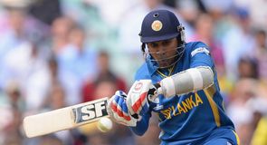 Sri Lanka knock out Aussies