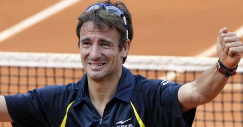 Tommy Robredo celebrates his victory over Nicolas Almargo on day eight in Paris