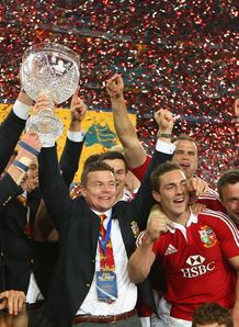 PAUL O CONNELL AND BRIAN DRISCOLL WITH LIONS TEAMMATES PAUL O CONNELL AND BRIAN DRISCOLL WITH LIONS TEAMMATES