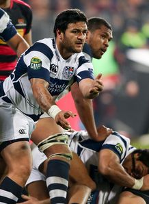 Piri Weepu passing for Auckland Piri Weepu passing for Auckland