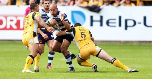 Bradford Bulls Keith Lulia and Castleford Tigers Kirk Dixon and Weller Hauraki Bradford Bulls Keith Lulia and Castleford Tigers Kirk Dixon and Weller Hauraki