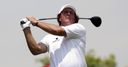 Mickelson struggles continue